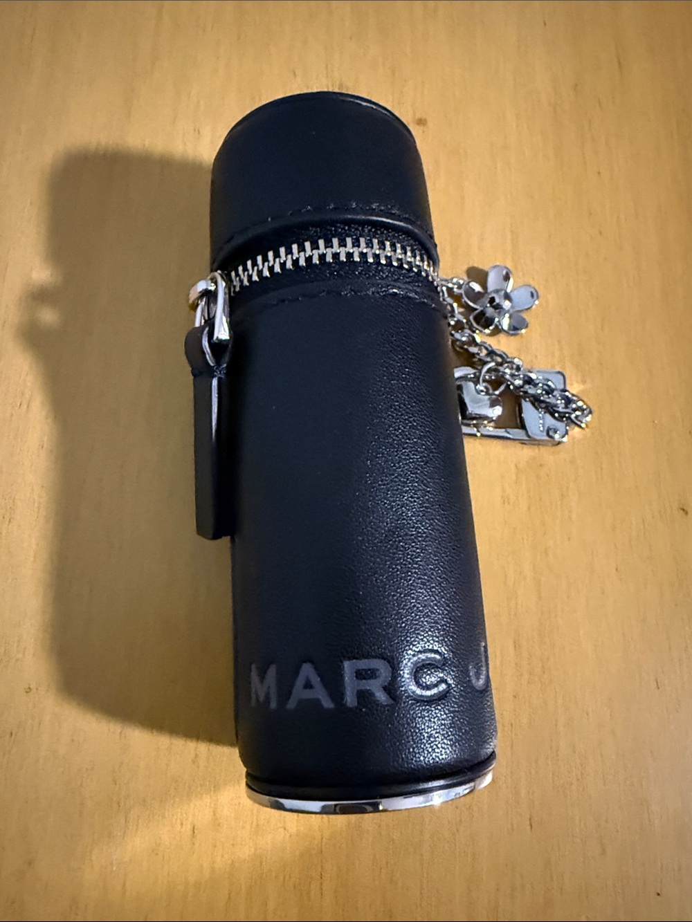 Marc Jacobs Black Leather Keychain Pouch with Gold Charm Chain - Picture 2 of 4
